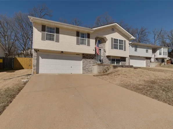 4949 Paradise Meadows Dr, Imperial, MO 63052