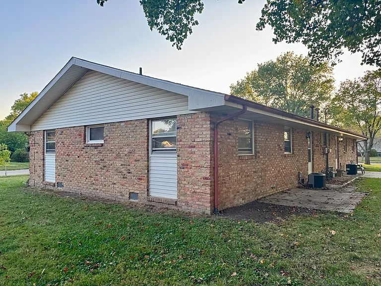 1102 Brighton Dr #B — Photo 10