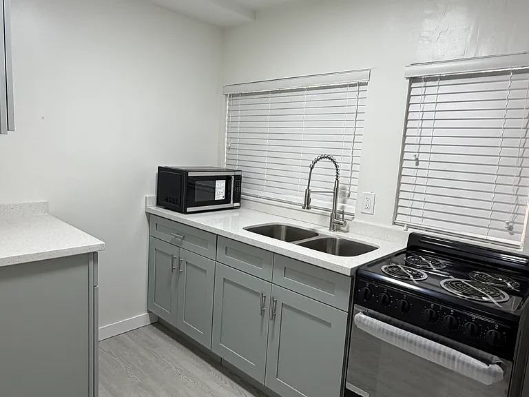 954 NW 34th Ave #4 — Photo 4