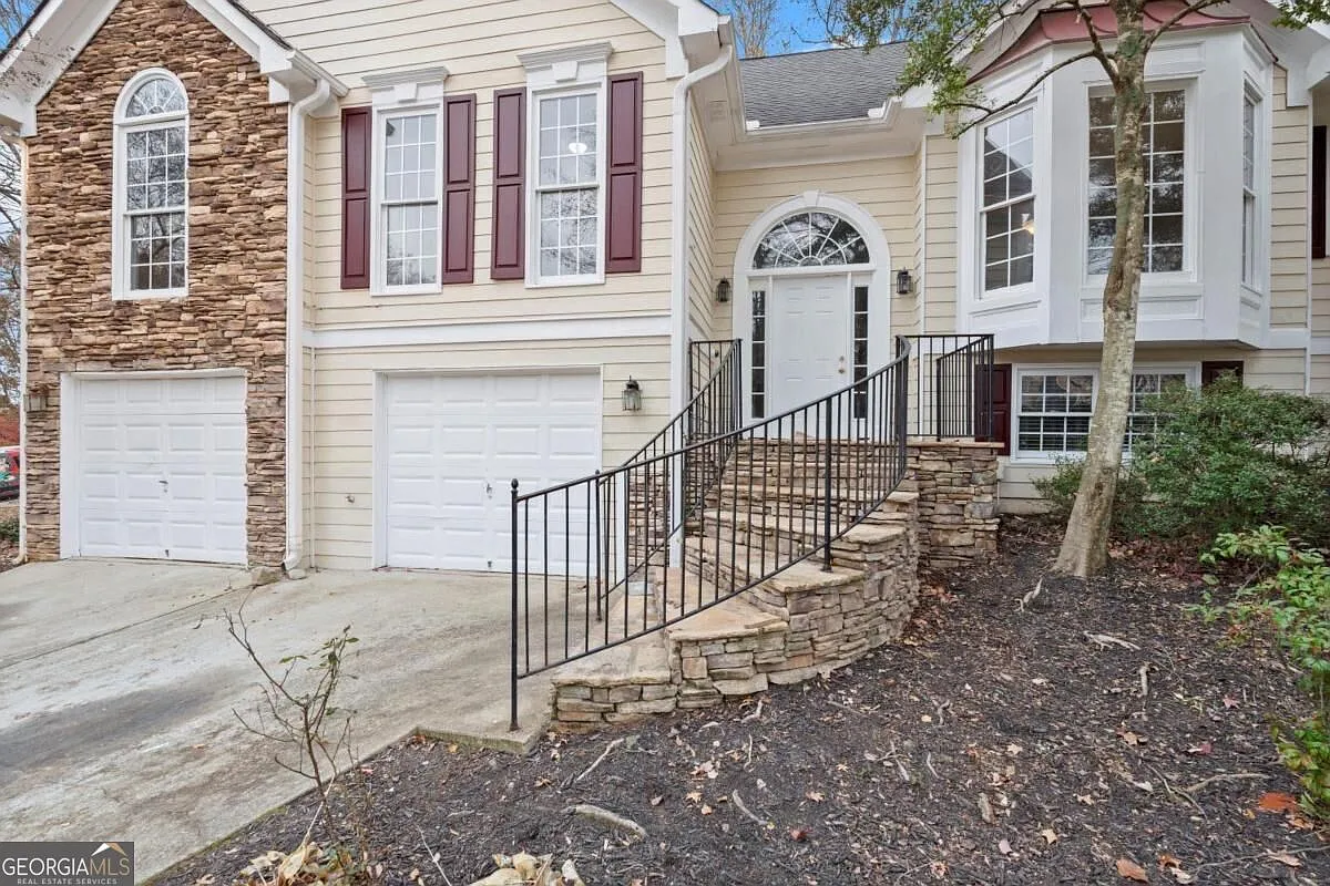 4 bed, 3.0 bath, $2,475 — Photo 3