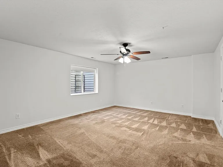 1676 S Mountain View Cir — Photo 18