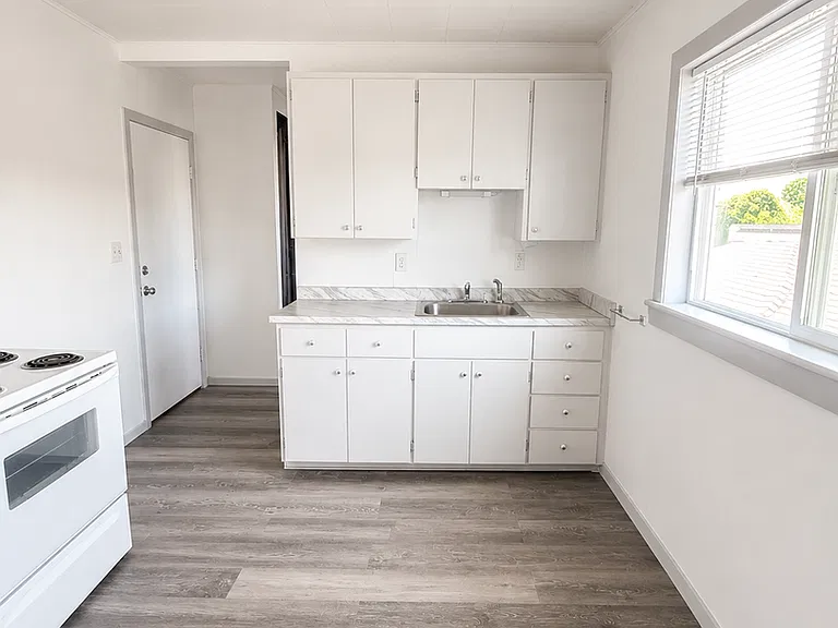 520 Karr Ave — Photo 2
