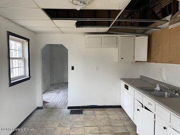 5th image of 3720 W Broadway