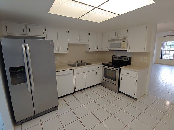 5th image of 1020 85th Ave N APT 222