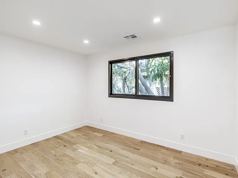 1657 Malcolm Ave — Photo 20