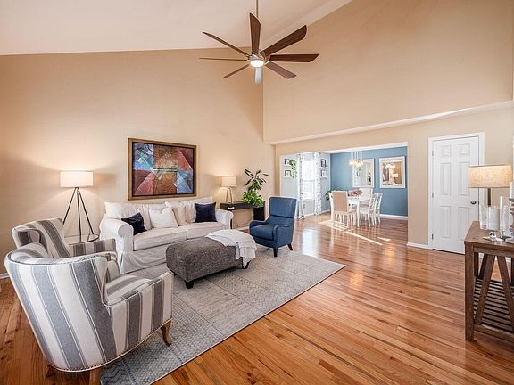 4th image of 8205 Bellow Park Dr