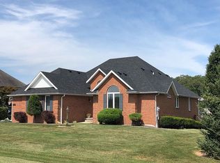 17101 N Deer Creek Dr, Effingham, IL 62401