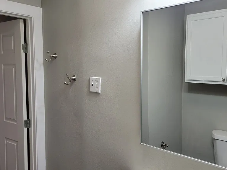 340 S 6th St — Photo 21
