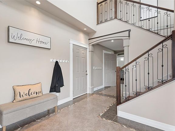 2nd image of 885 Pratt Rd