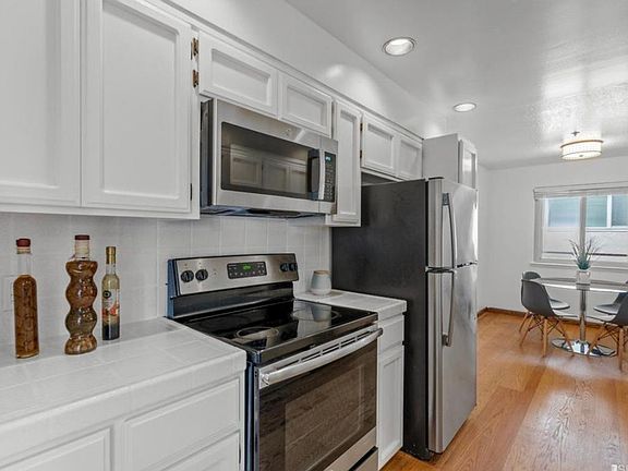 4th image of 75 S Magnolia Ave APT 1