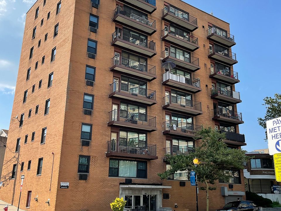 1st image of 6803 Kennedy Blvd E APT 61