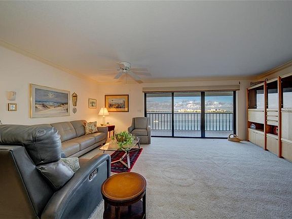 4th image of 55 Rogers St Penthouse 3