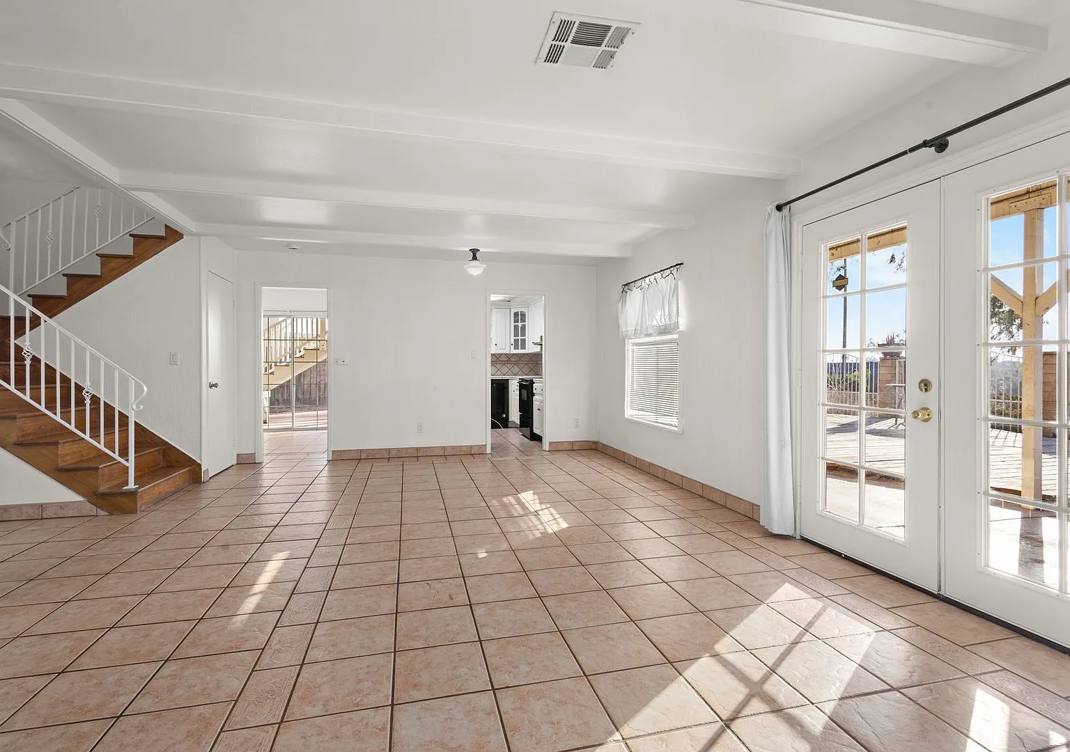 Spacious 4BR/2.5BA Chula Vista Home with Huge Balcony & Great Views — Photo 4