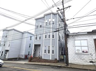 39 Wamesit St, Lowell, MA 01852