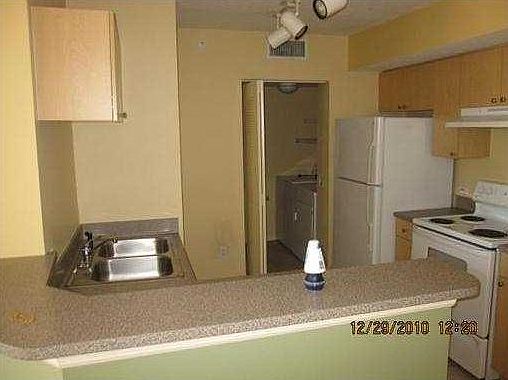 5th image of 1213 Villa Ln #1213