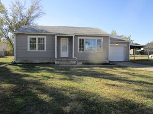 219 Rhodes Ct, Bentley, KS 67016