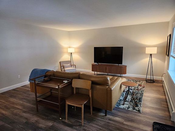 5th image of 91 Village Green Cir #1-2