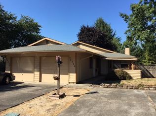 10750 SW Garden Park Pl, Tigard, OR 97223