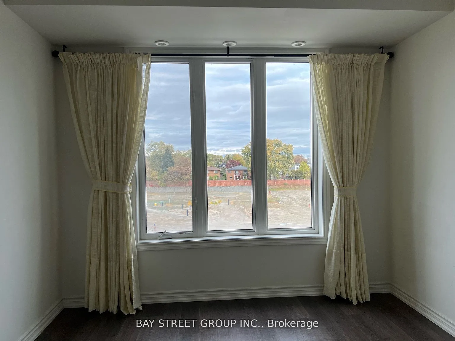 3 bed, $3,599 — Photo 3