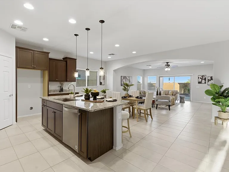 3745 N Astoria Dr — Photo 2