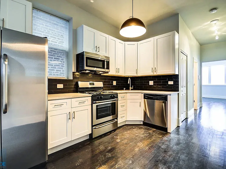 1724 W 21st St #1F — Photo 7