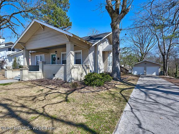 Image 2: 84B4B393-10B6-40E1-8838-C8D4A3F6682D