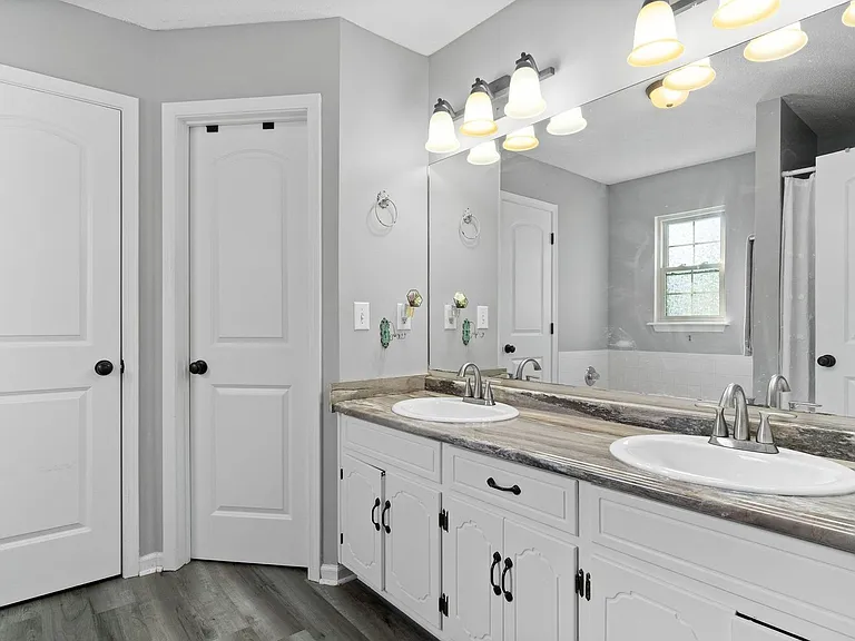 1898 Roscoe Dr — Photo 14