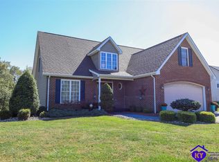 294 Shacklette Ct, Vine Grove, KY 40175