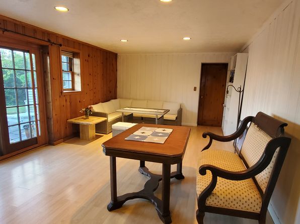 25 Winchester Oval APT 2