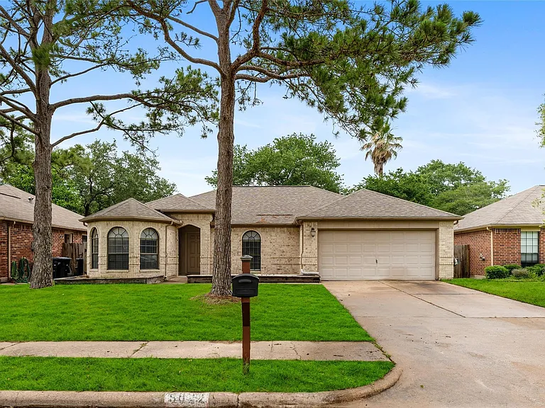 5622 Village Park Dr — Photo 2