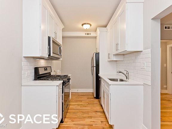 4th image of 820 W Cuyler Ave #826-430