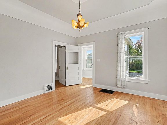 5th image of 506 W Muskegon Ave