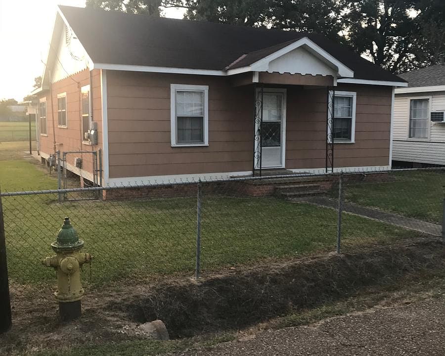1st image of 120 Thelma Dr