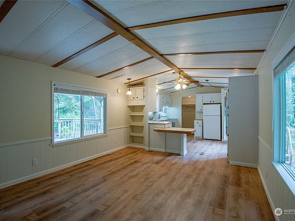 4th image of 11 N Bass Place