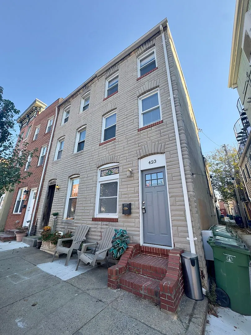 Charming 3BD/2BA Townhome w/ In-Unit Laundry in Upper Fell Point, MD! — Photo 1