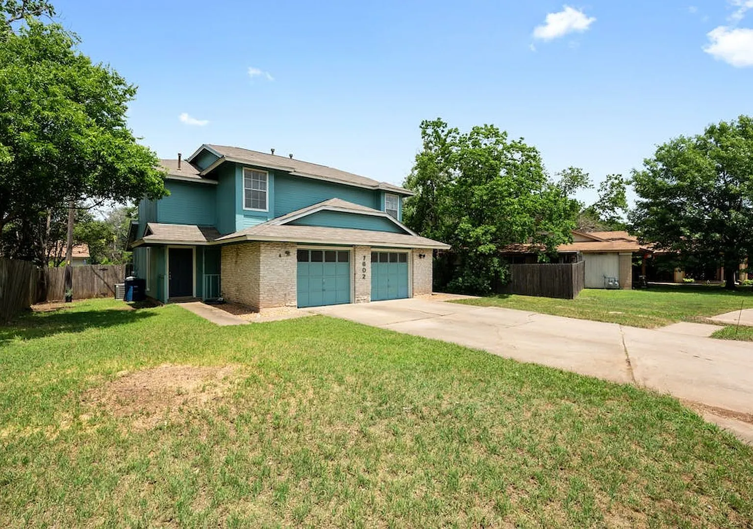 Spacious 2BR | 1.5BA Home with Attached Garage in Austin, TX! — Photo 2
