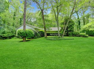 4 Gorham Ln, Dix Hills, NY 11746