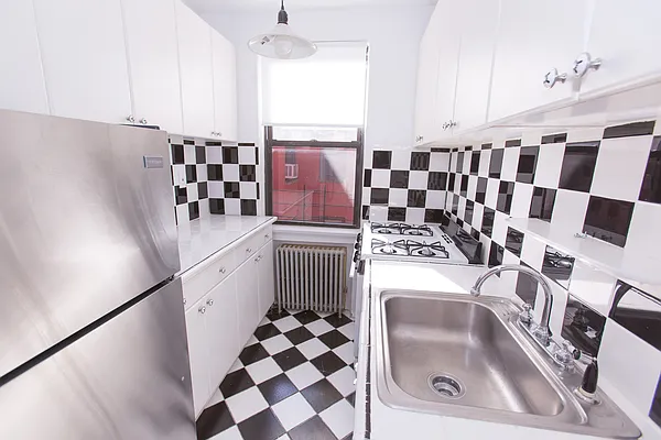 Sold by Re/Max In The City | media 8