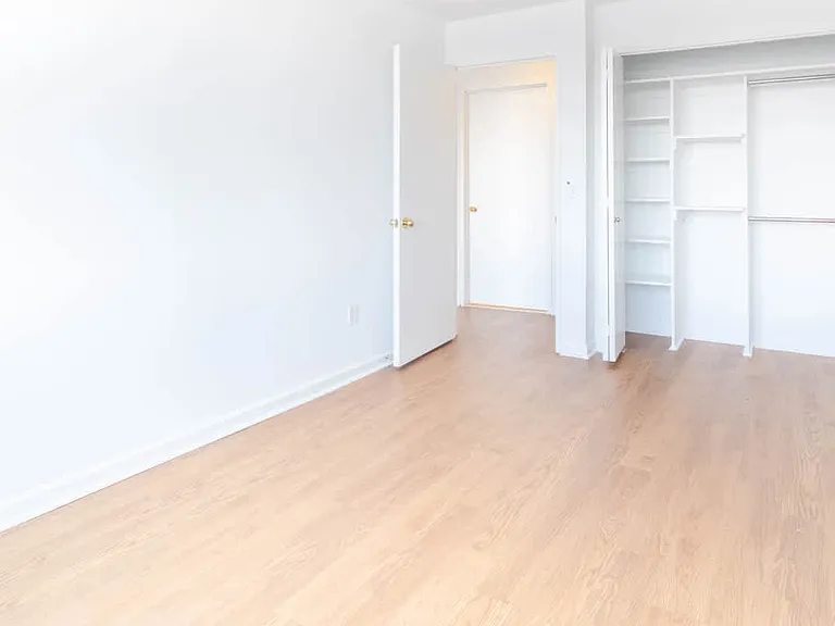 180 Riverside Blvd #510 — Photo 56
