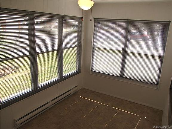 3rd image of 506A Lilac Ln