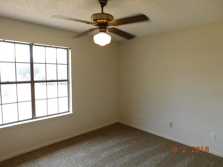 2315 E Highway 190 — Photo 38