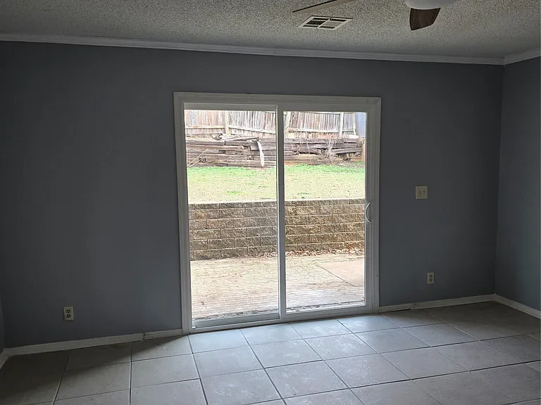 7805 S College Ave — Photo 13