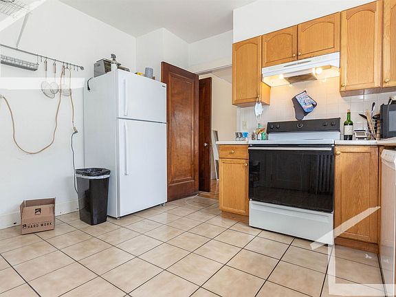 128 Washington St. #2nd flr Boston (Brighton) Unit Photo 4