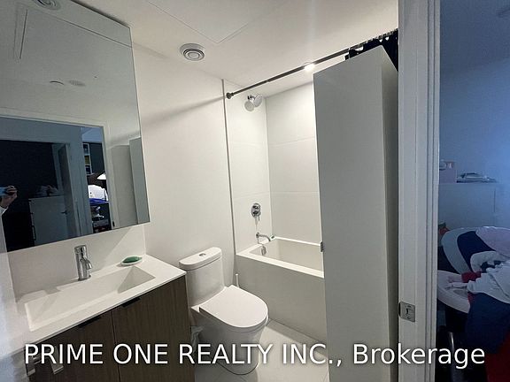 4th image of 20 Edward St #1312