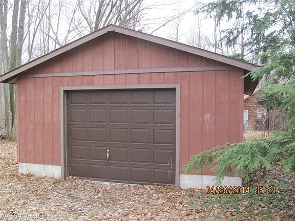 3rd image of 4664 N Grove Dr