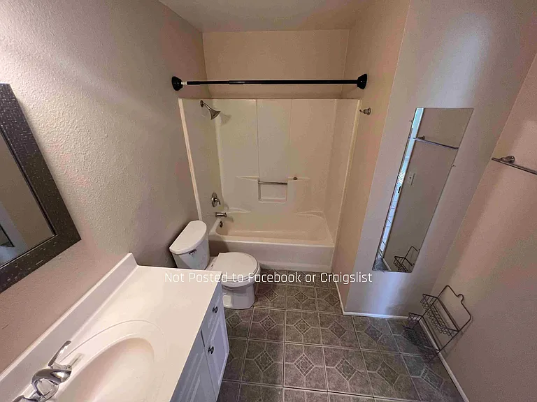 3639 44th St #5 — Photo 12