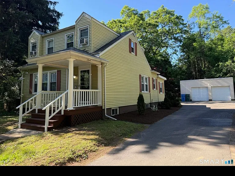 134 Forest St — Photo 3