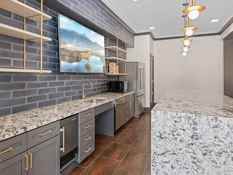 Aster Apartments — Photo 43