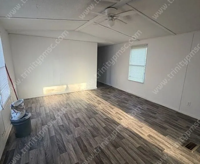 18 Yellowstone Dr — Photo 2