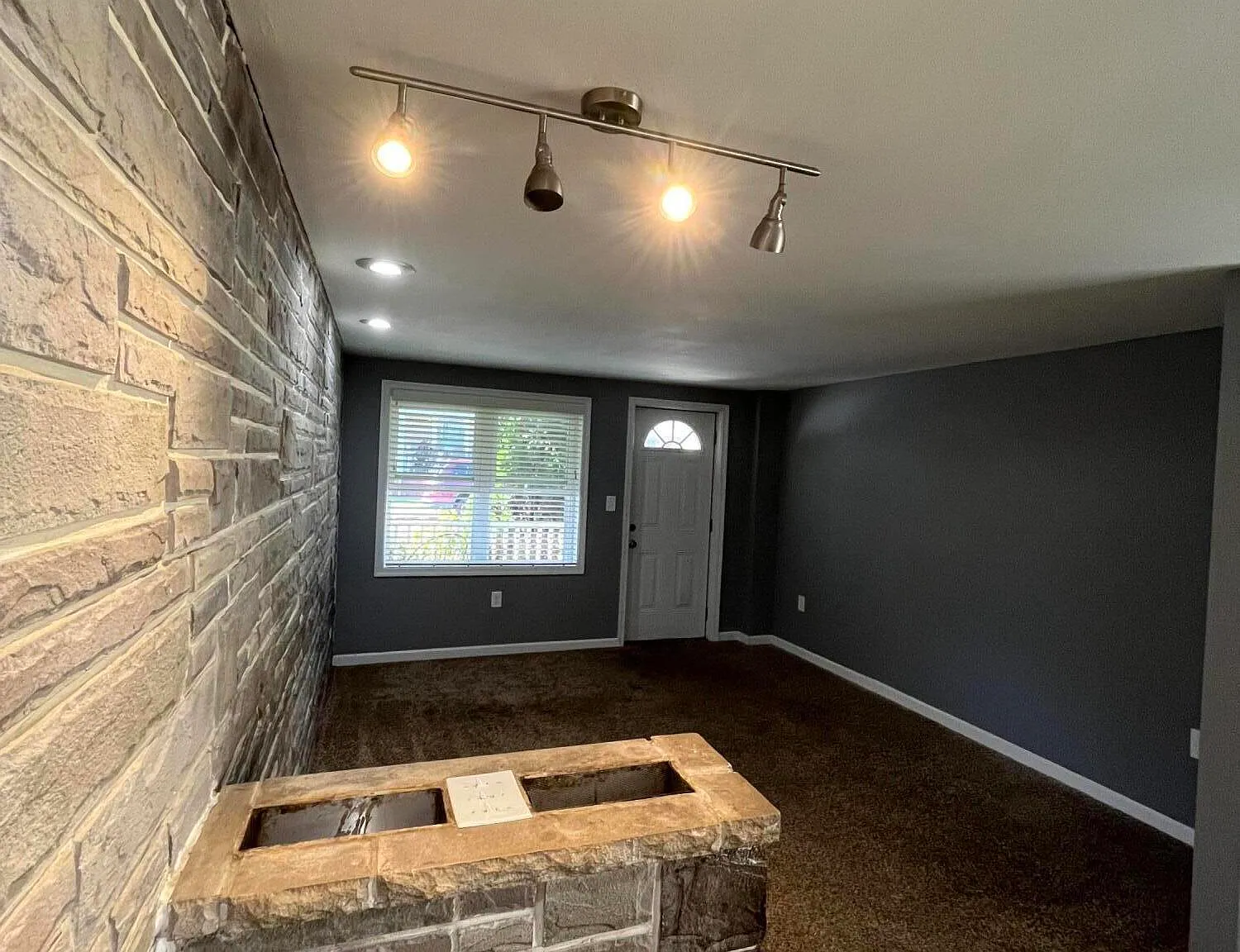 2 bed, 1.0 bath, 1030 sqft, $1,200 — Photo 4